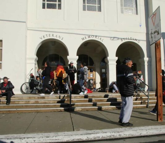 veterans memorial building cold shelter