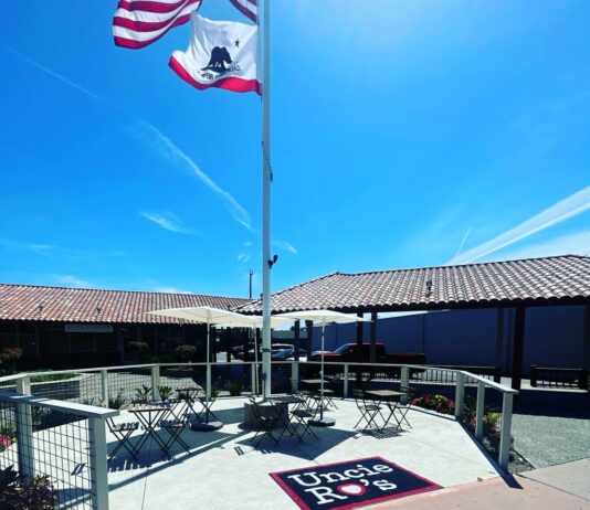 East Lake Village Shopping center in Watsonville California featuring Uncie Ros wood fired pizza.