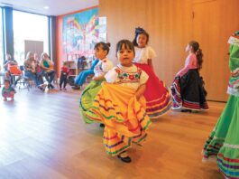 Watsonville Center for the Arts Ballet Folklorico Ollin dancers