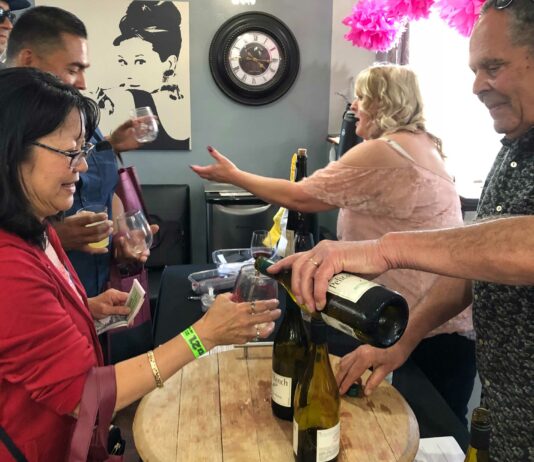 Wine and beer meet art in downtown Watsonville Wine, Beer and Art Walk downtown Watsonville