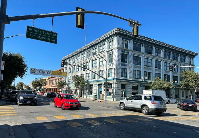 downtown watsonville main beach street intersection