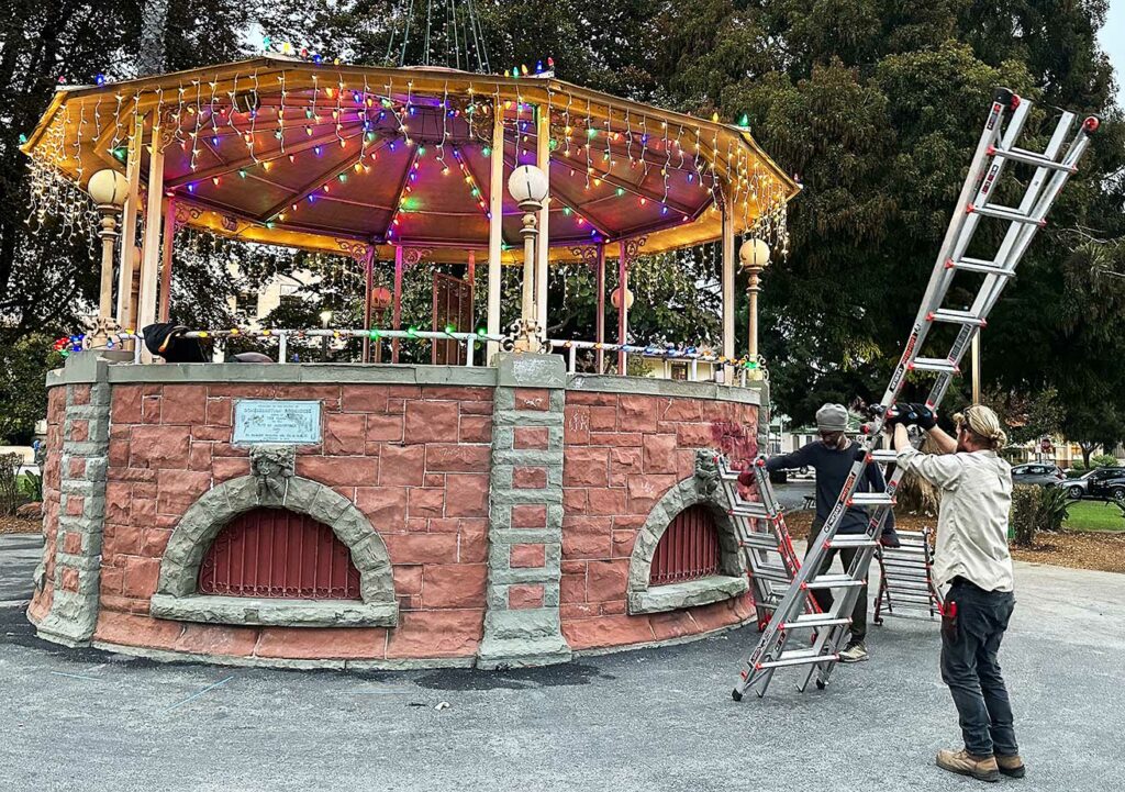 watsonville plaza christmas lights bandstand