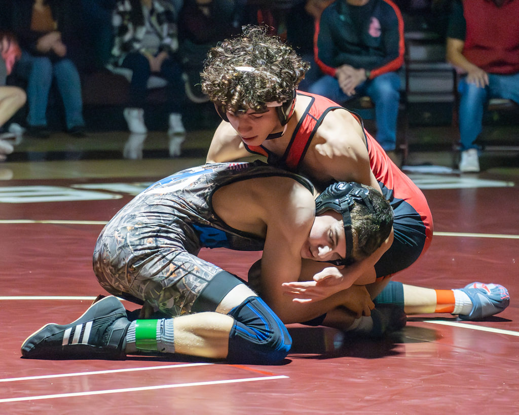 Image for display with article titled Mariners quintet capture SCCAL titles | High school wrestling