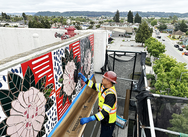 Image for display with article titled Public Invited to Participate in Downtown Mural Project