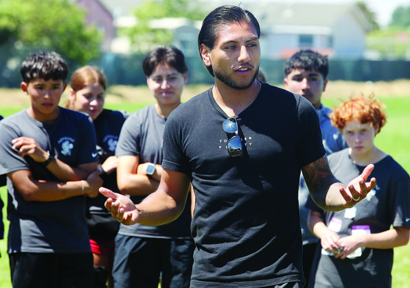 Walmer Martinez visits Freedom Elementary