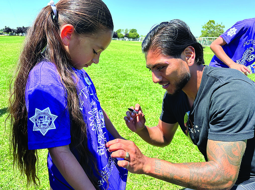 Image for display with article titled Local Soccer Pro Walmer Martinez Visits Annual Aztecas’ Summer Camp | Youth Soccer
