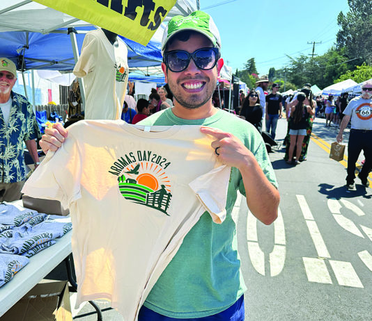 Photo story: Aromas Day draws thousands
