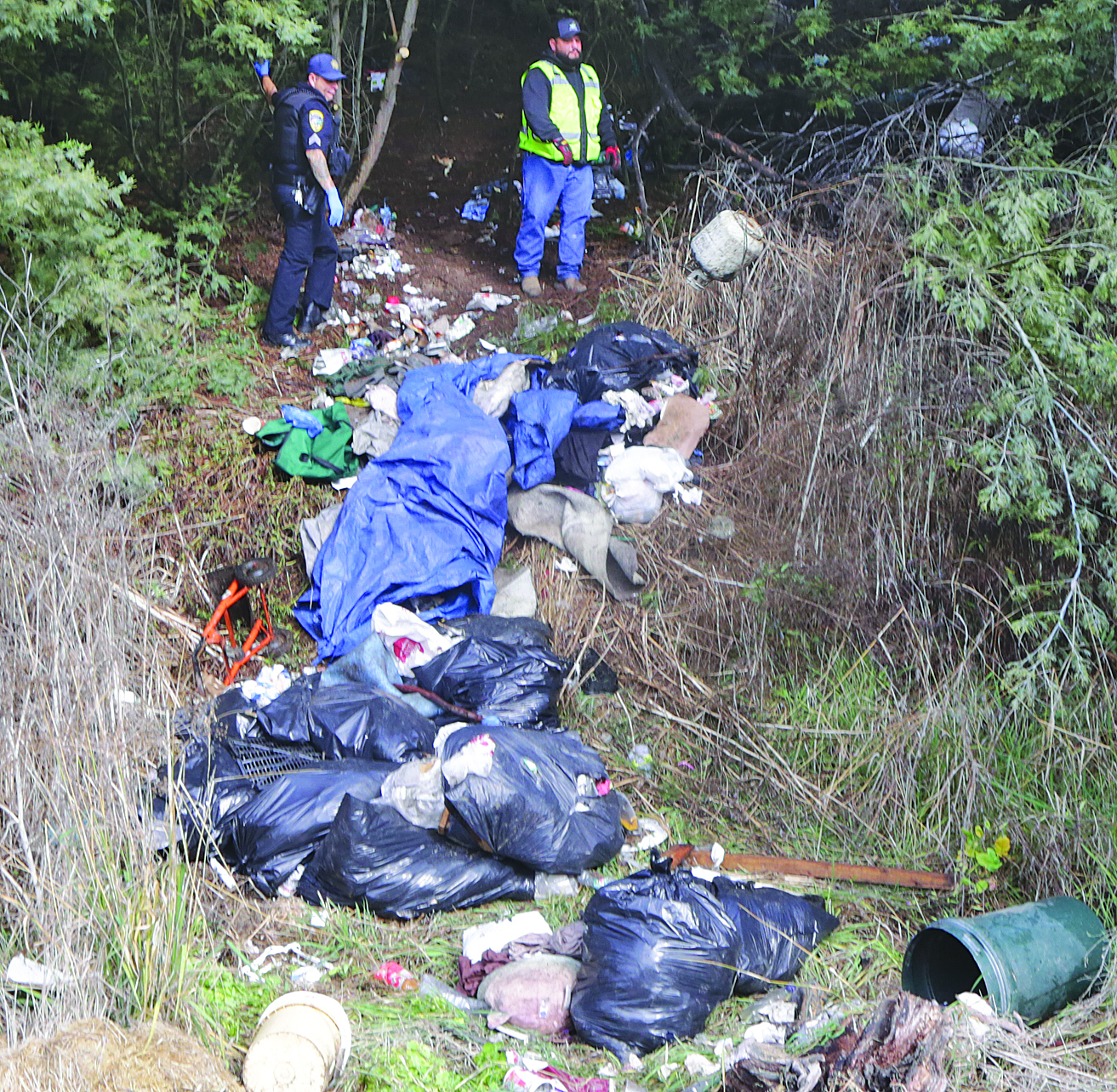 Image for display with article titled Trash Talkers: Keeping the County Clean