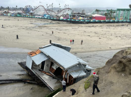 Santa Cruz Wharf to remain closed after damage