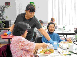 Nonprofits in ‘crisis response’ as federal shutdown continues