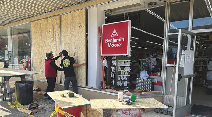 Update: Man arrested for DUI in Ace Hardware crash