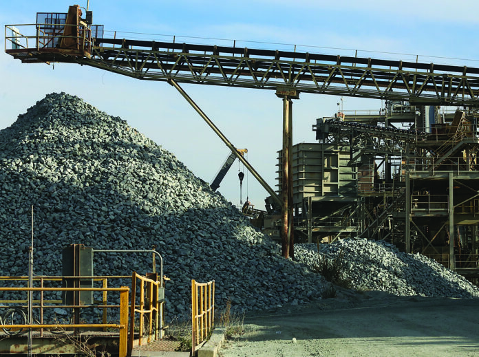 Conveyor belts are used to heap up various sizes of aggregate.
