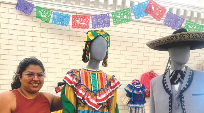 Folkloric attire of Mexico gets the spotlight